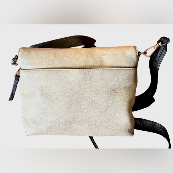 Like New Michael Kors Ezra Medium Messenger Bag in Cement & Black - Picture 6 of 10